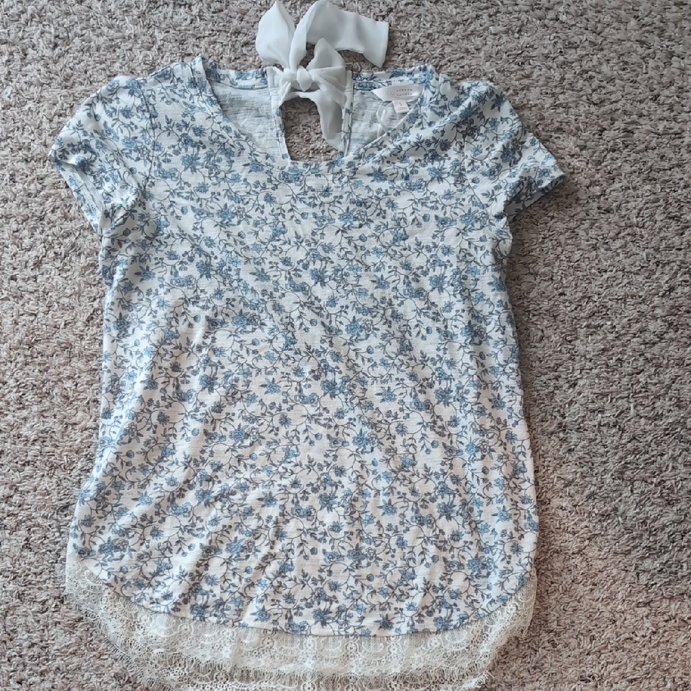 LC Lauren Conrad Blue and White Floral Top